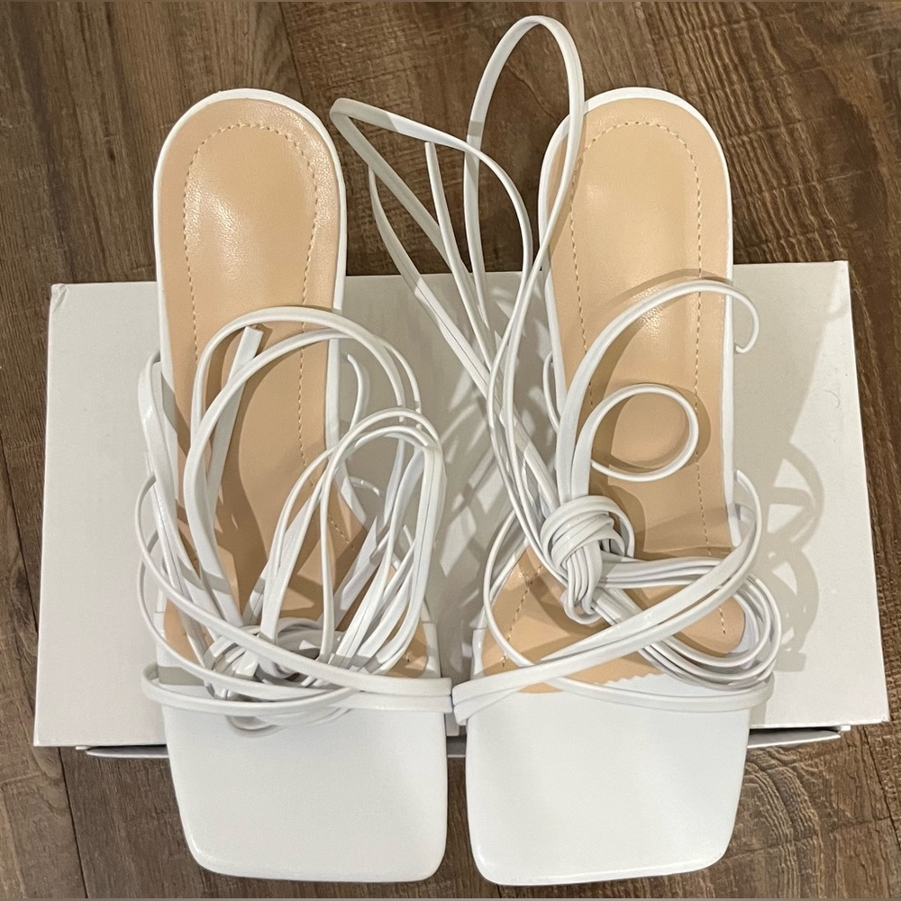 NWOT Pretty Heels